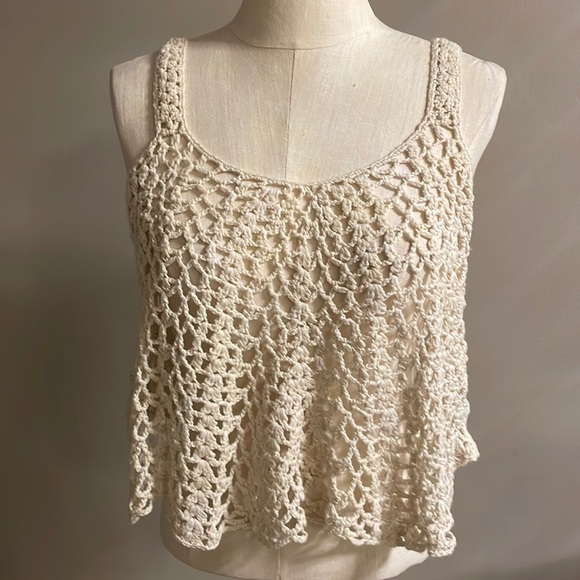 Forever 21 Sheer Crochet knit CROP top / tank scooped neck / back cream size SM - Picture 3 of 9
